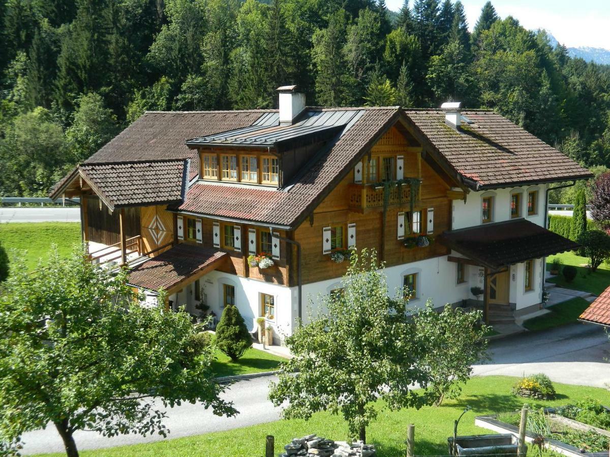 Reiters-Ferienhaus Russbach am Pass Gschuett Exterior photo